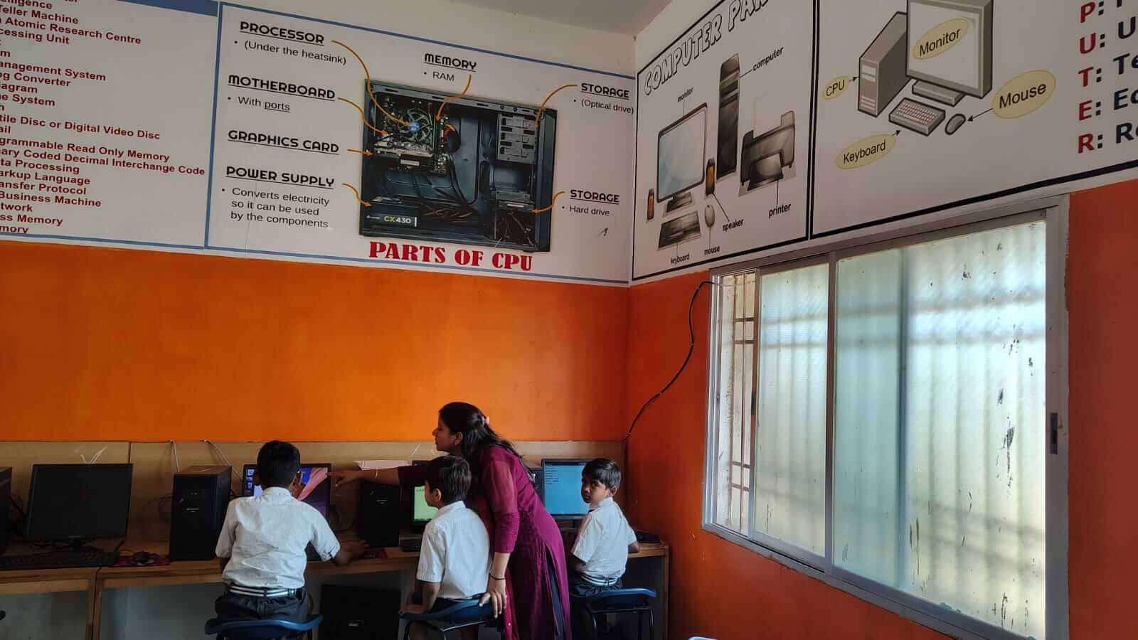 Computer lab at A.K Goyal Public School